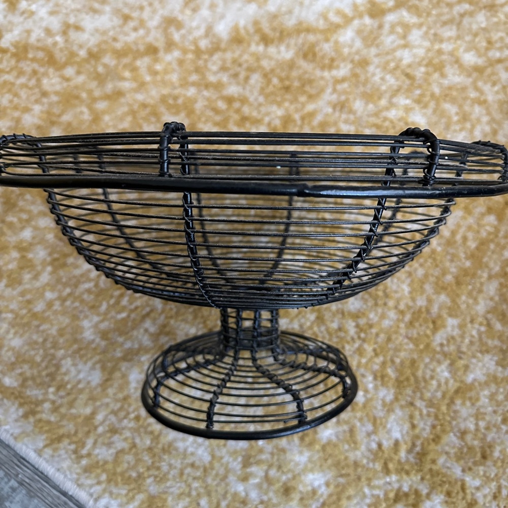 Black Wire Fruit Basket